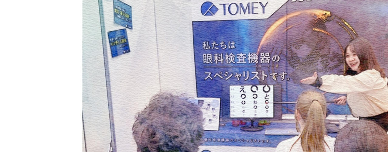 総務スタッフが会社案内している様子（PC版）